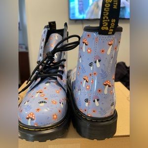 BNIB woodland Dr. Martens size 5.